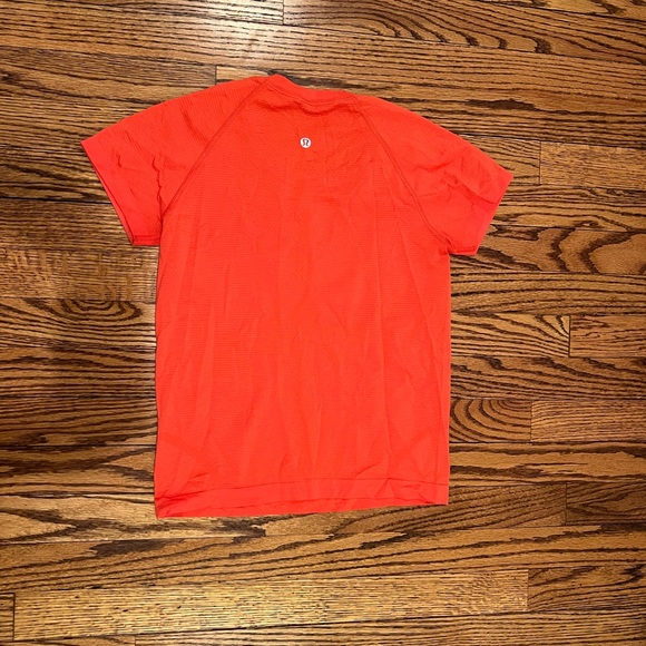 Lululemon swiftly short sleeve Autumn Red Color - Picture 1 of 3